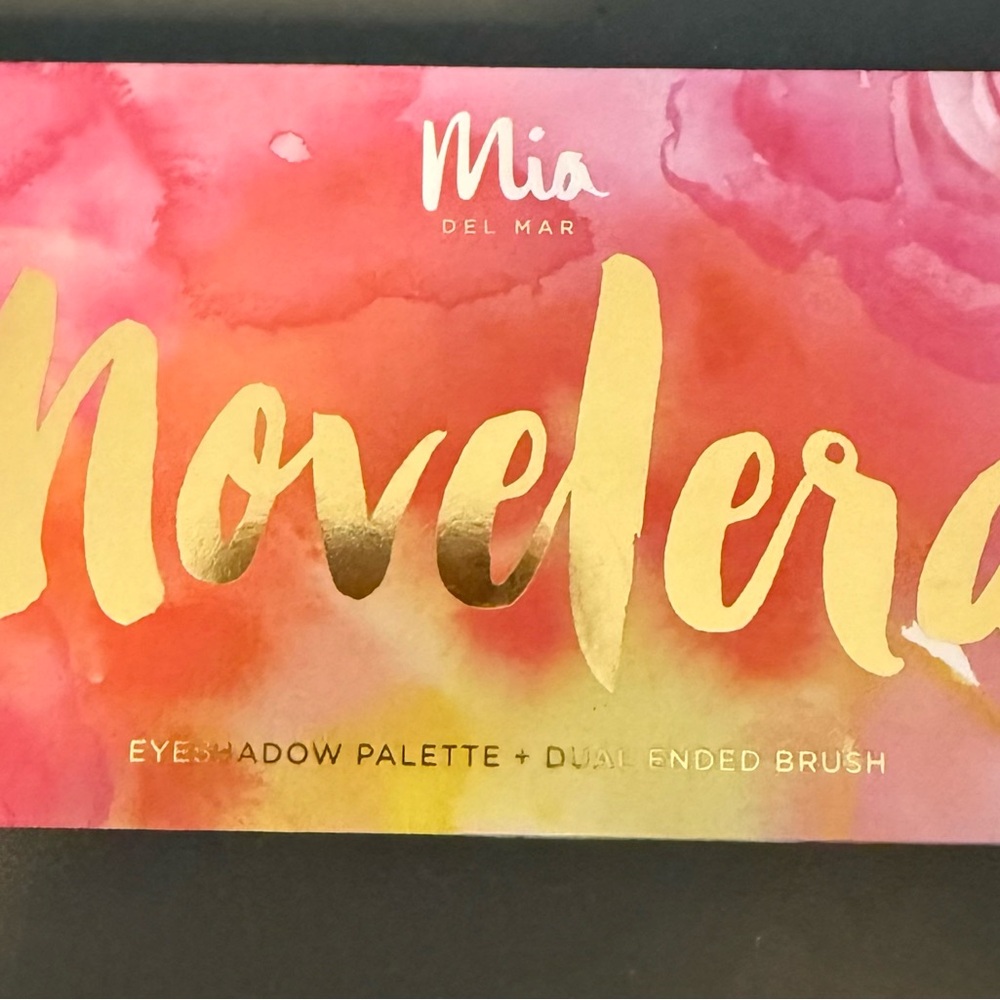 Mia DelMar Novelera Eye Shadow Palette NEW